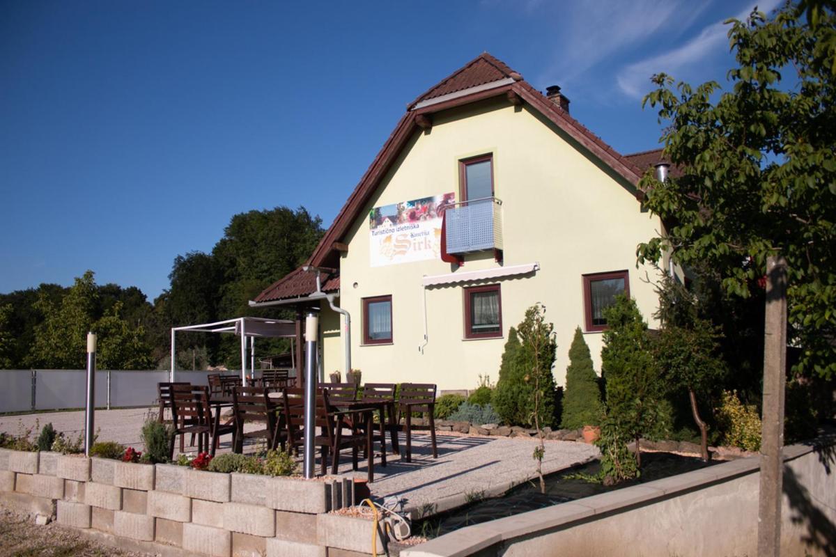 Motel Turisticna Kmetija Sirk Zgornja Velka Zewnętrze zdjęcie
